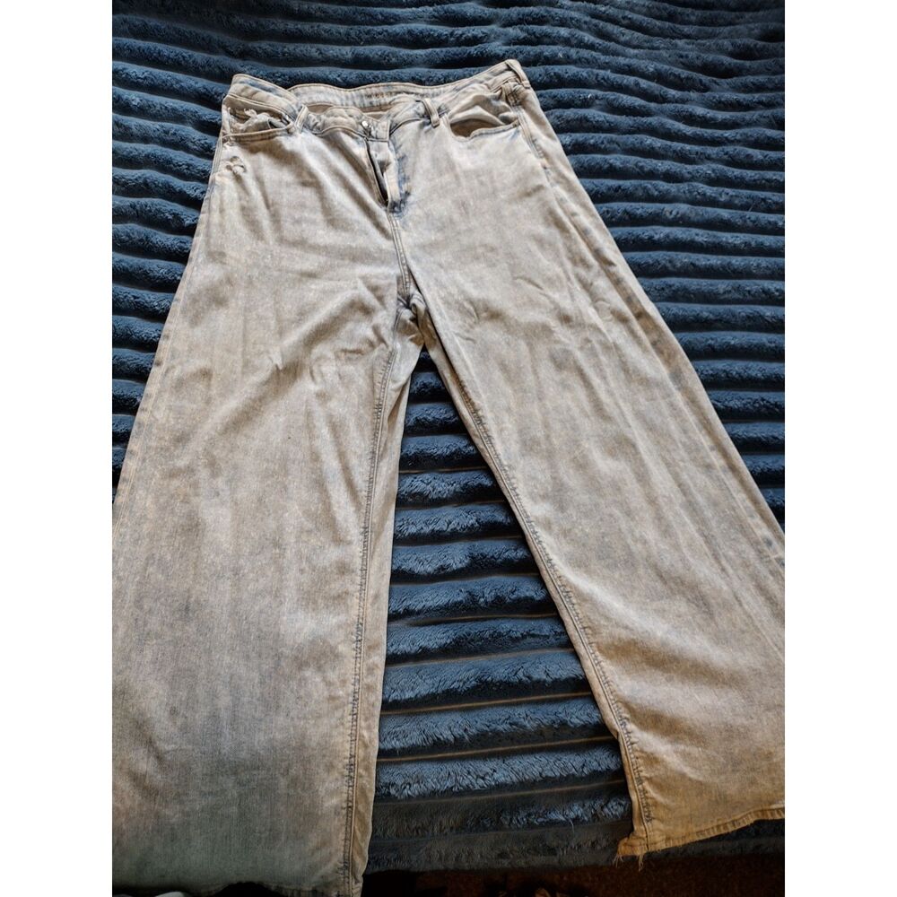 American Eagle Super High-Waisted Baggy Wide-Leg Stretch Jeans - Size 16 Regular